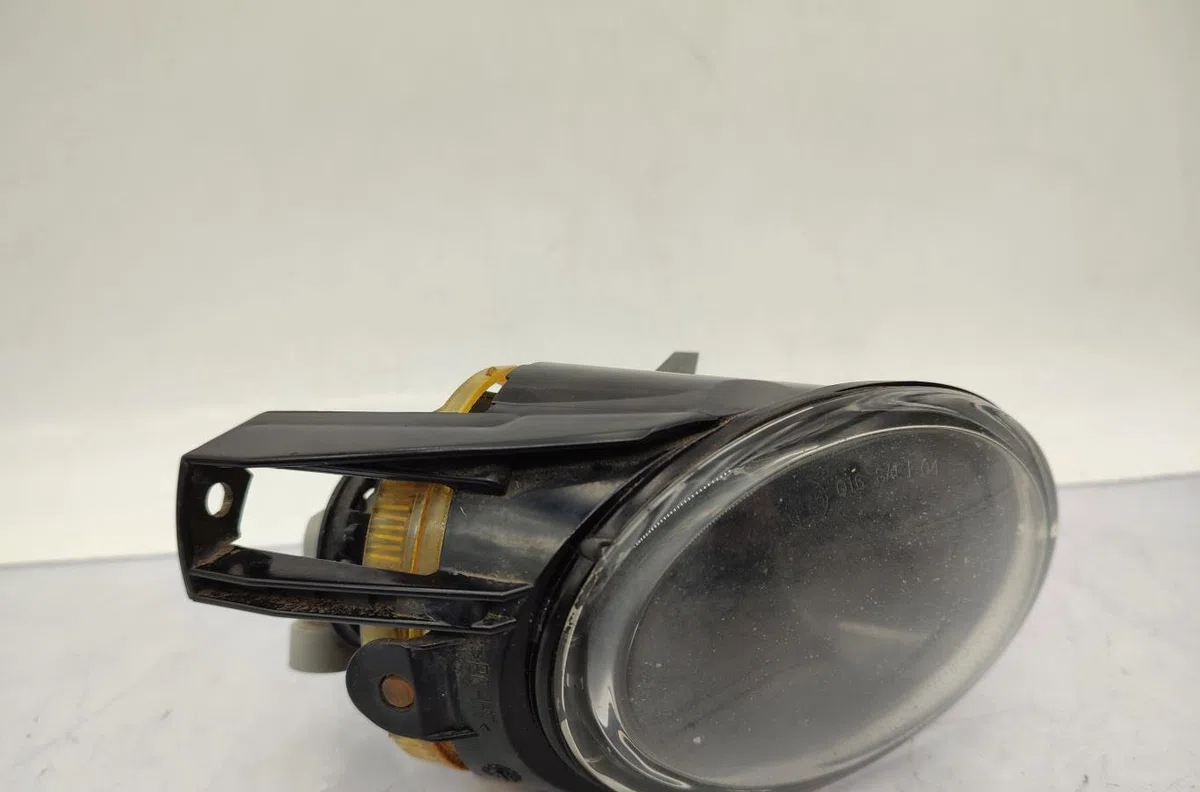 Phare antibrouillard avant droit VOLKSWAGEN PASSAT 5 BREAK occasion