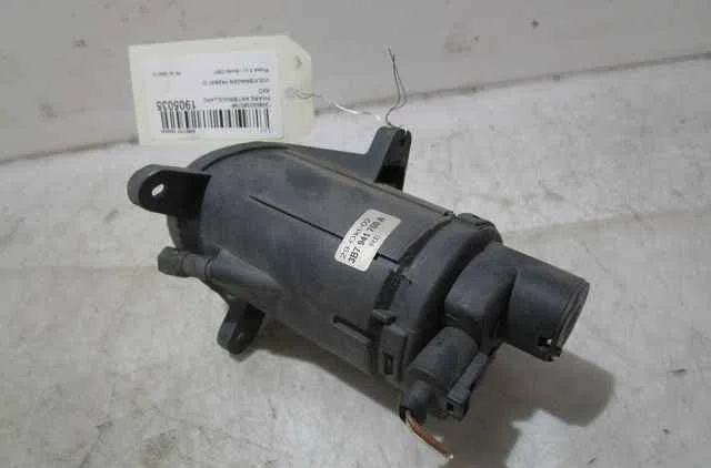 Phare antibrouillard avant droit VOLKSWAGEN PASSAT IV occasion