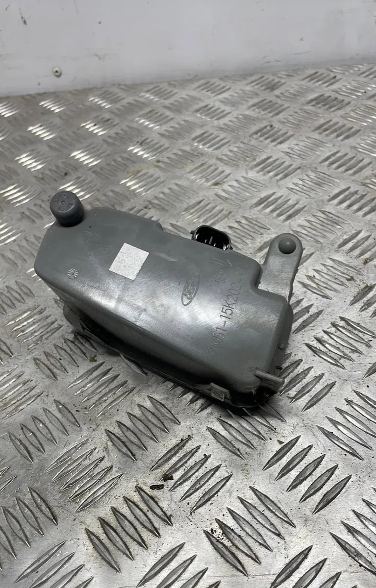Phare antibrouillard avant gauche FORD C-MAX 1 PHASE 2 occasion