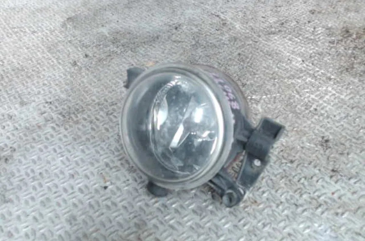 Phare antibrouillard avant gauche FORD FOCUS 2  FOCUS 2 PHASE 1 BREAK occasion