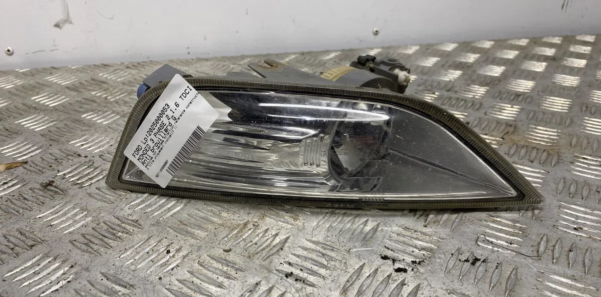 Phare antibrouillard avant gauche FORD MONDEO 3 PHASE 2 occasion