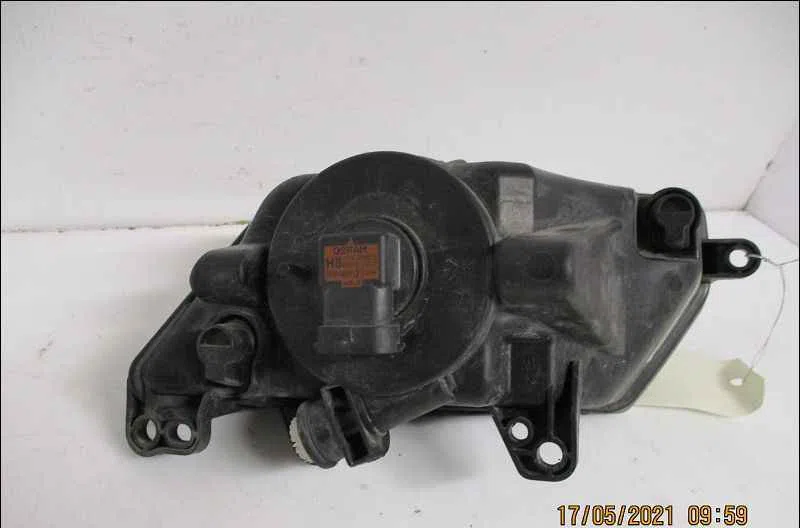 Phare antibrouillard avant gauche SEAT LEON III occasion