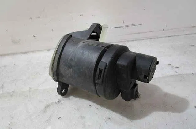 Phare antibrouillard avant gauche VOLKSWAGEN PASSAT IV occasion
