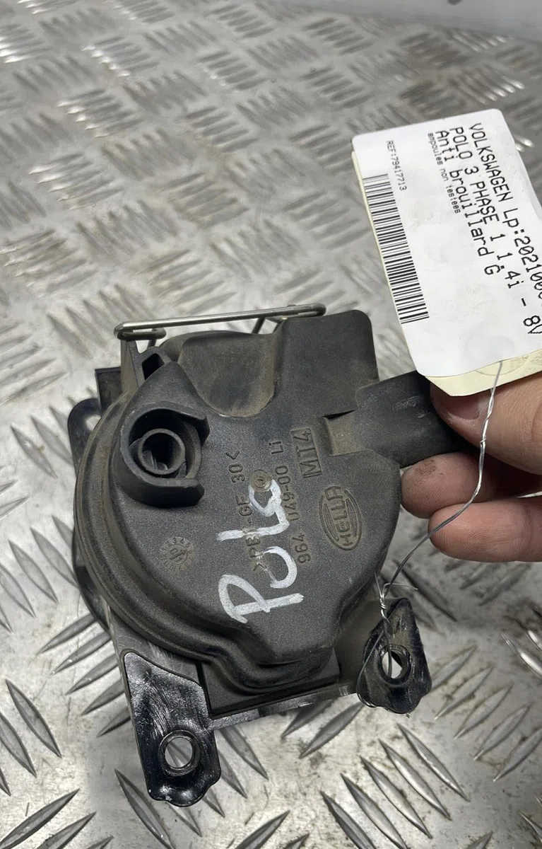 Phare antibrouillard avant gauche VOLKSWAGEN POLO 3 PHASE 1 occasion