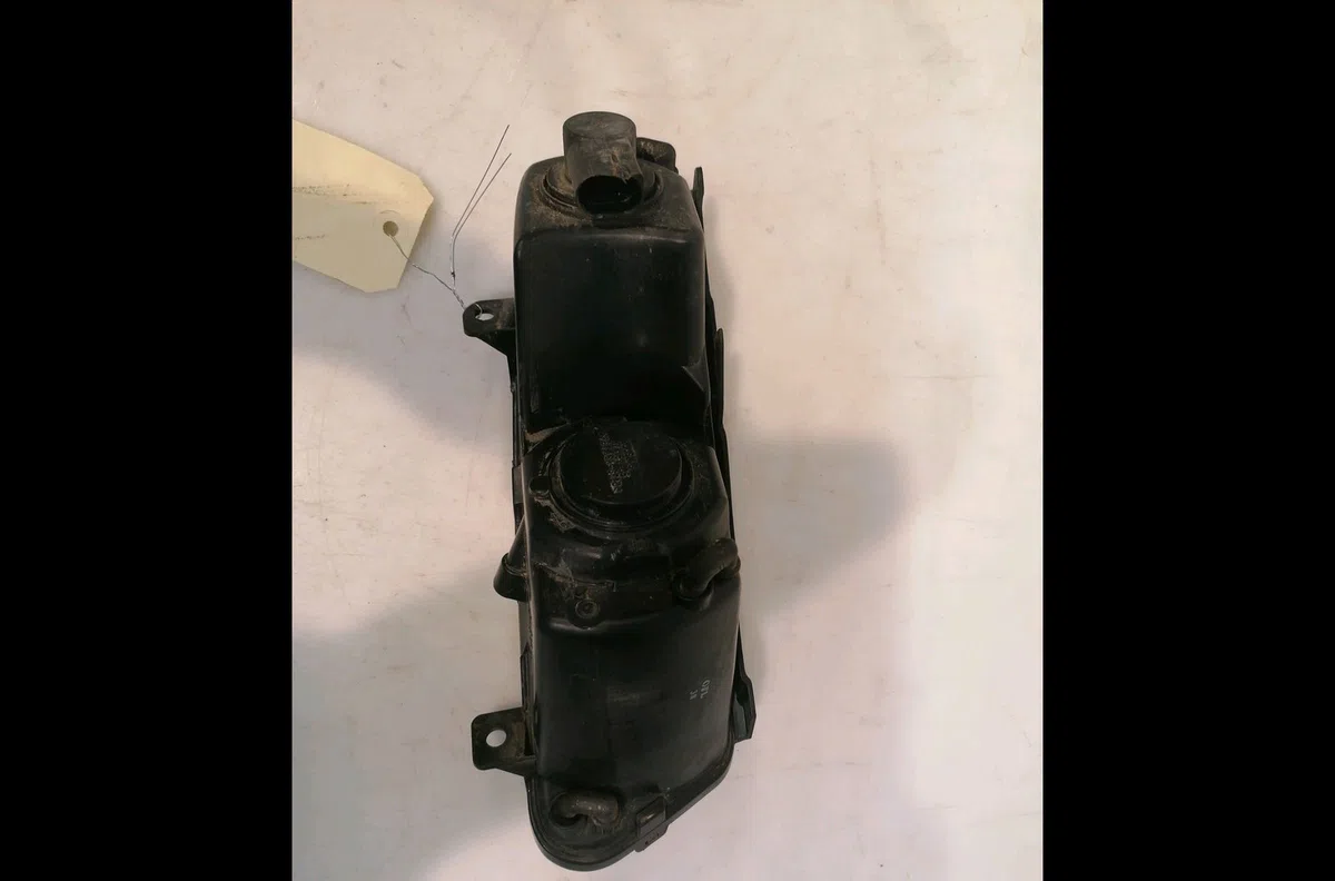Phare antibrouillard avant gauche VOLKSWAGEN POLO V 2011 occasion