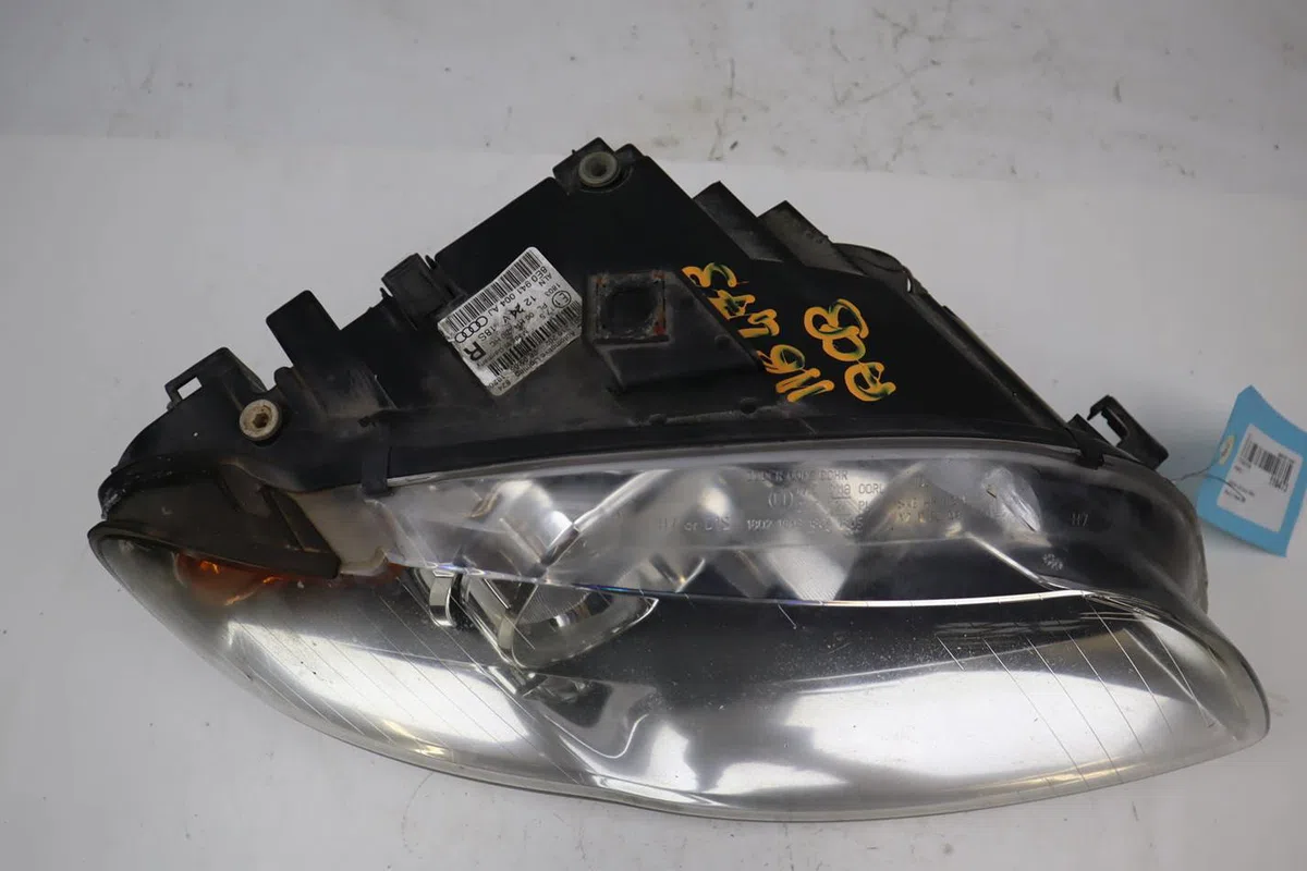 Phare droit Audi A4 B7 Avant (8ED) 1.8 t (2004-2008) occasion