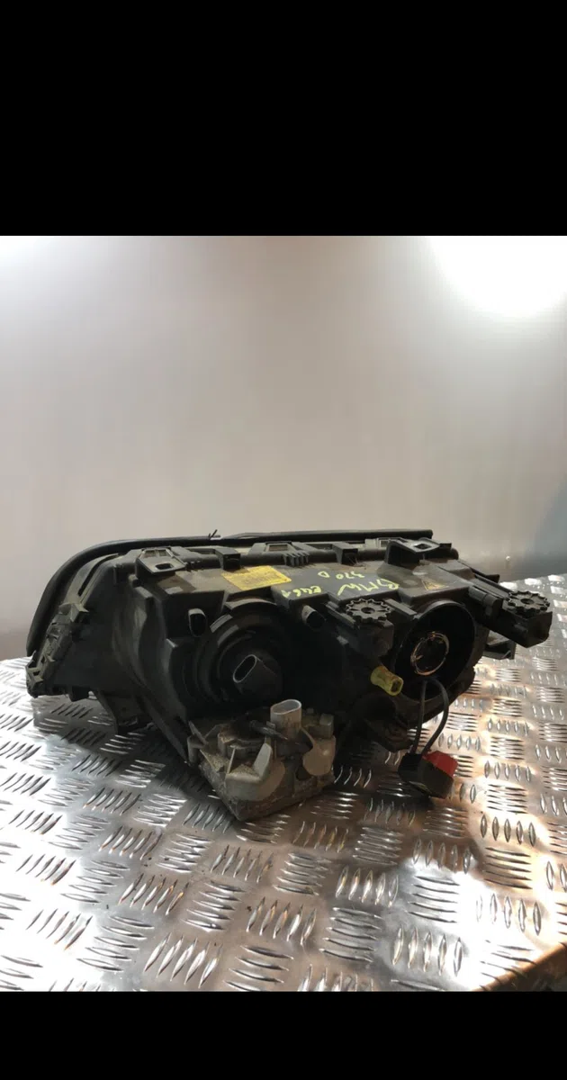 Phare droit BMW SERIE 3 E46 TOURING PHASE 1 BREAK occasion