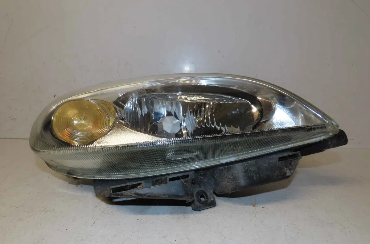 Phare droit CITROEN SAXO occasion