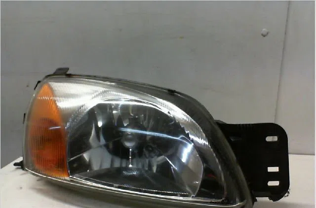 Phare droit FORD FIESTA IV  1.3i occasion