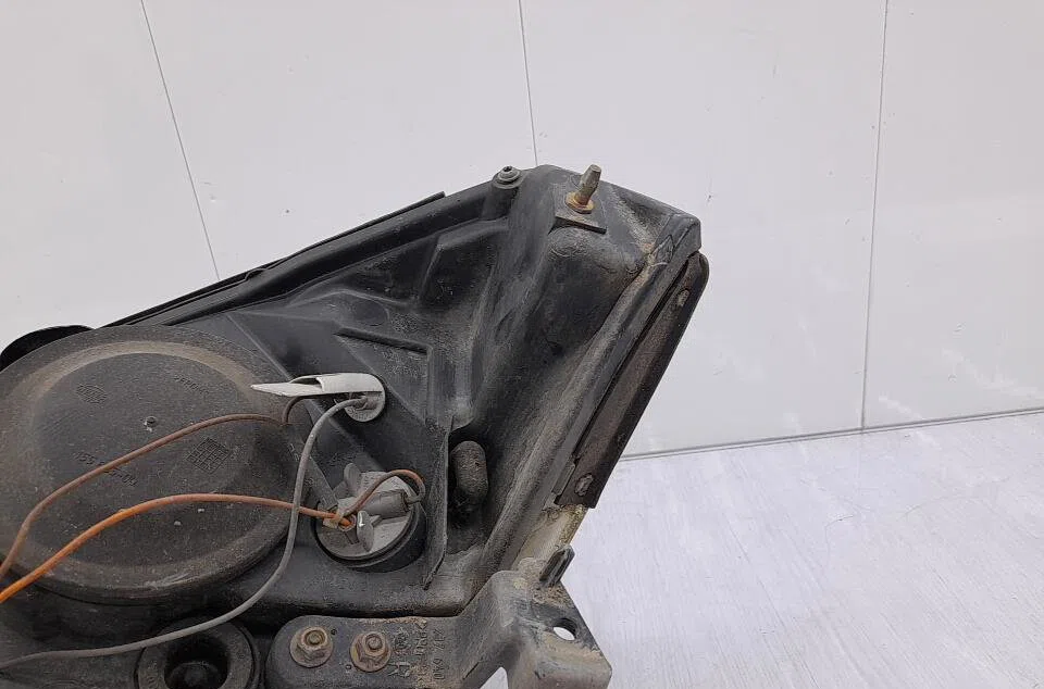 Phare droit NISSAN PRIMERA 3 BREAK occasion