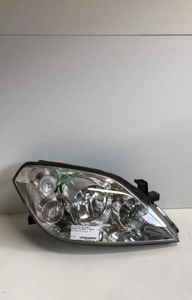 Phare droit Nissan PRIMERA Break (WP12) 1.9 dci (2003) occasion