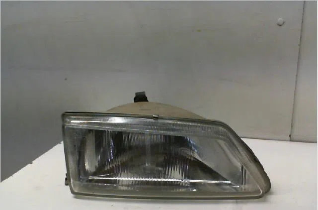 Phare droit PEUGEOT 106  1.0i occasion