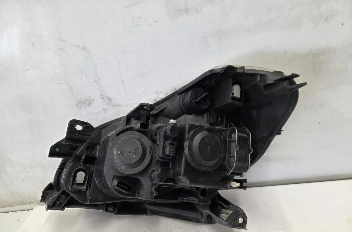 Phare droit RENAULT CLIO 3 PHASE 1 occasion