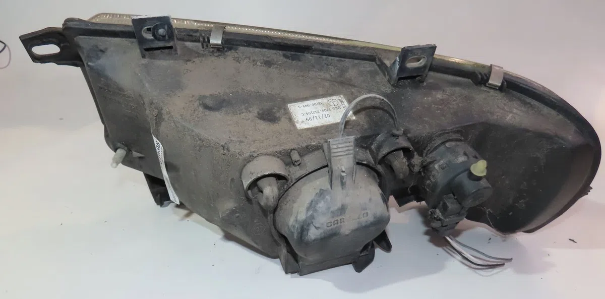 Phare droit Renault MASTER II Camionnette (FD) 2.5 d (1998-2001) occasion