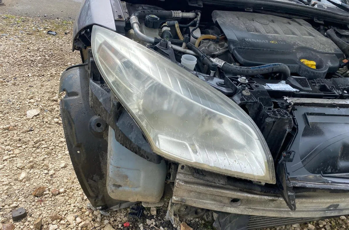 Phare droit RENAULT MEGANE 3 PHASE 1 BREAK occasion