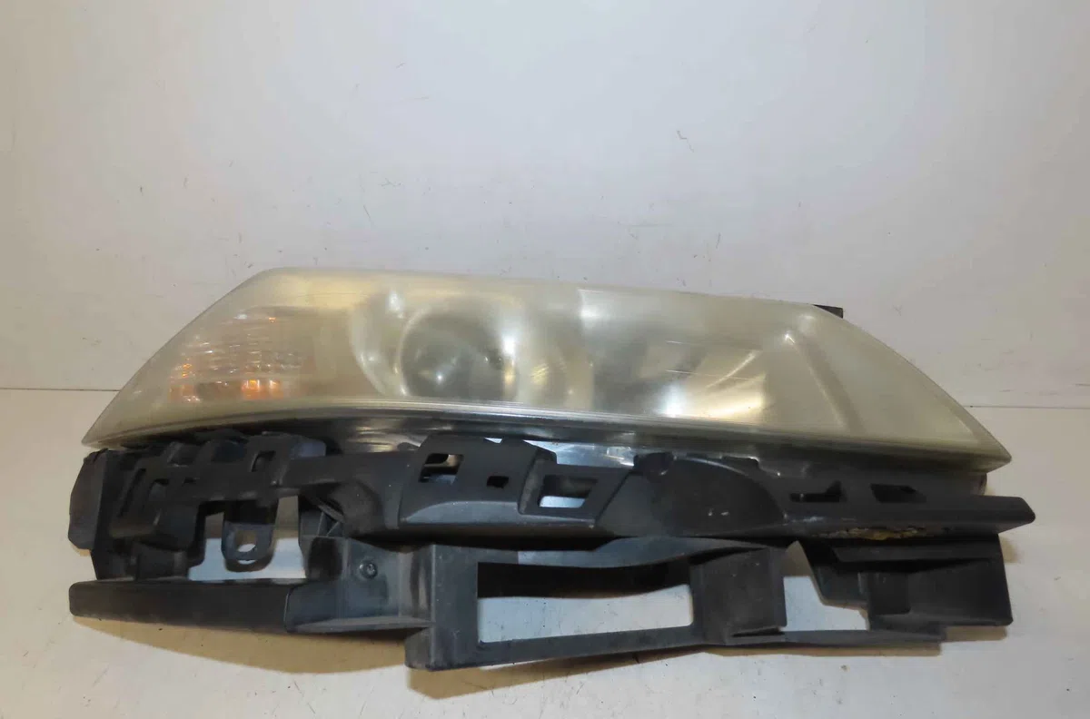 Phare droit RENAULT MEGANE II occasion