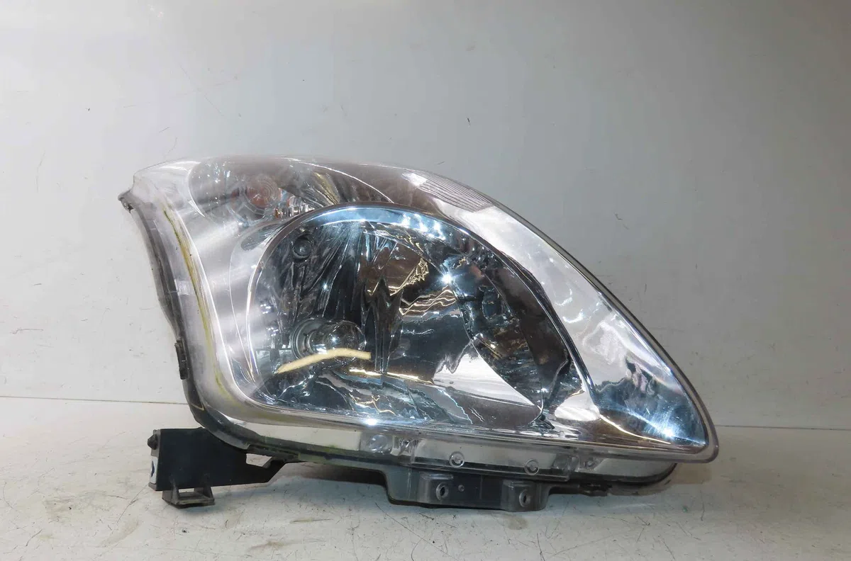 Phare droit SUZUKI SWIFT III occasion