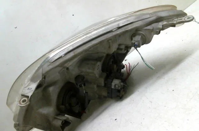 Phare droit Toyota COROLLA Verso (_E12_) 2.0 d-4d (cde120_) (2002-2004) occasion