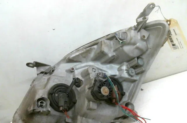 Phare droit Toyota COROLLA Verso (_E12_) 2.0 d-4d (cde120_) (2002-2004) occasion