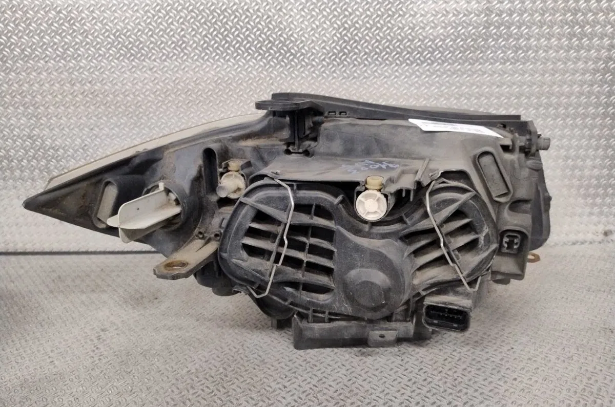Phare gauche BMW SERIE 1 E87  SERIE 1 E87 PHASE 2 occasion