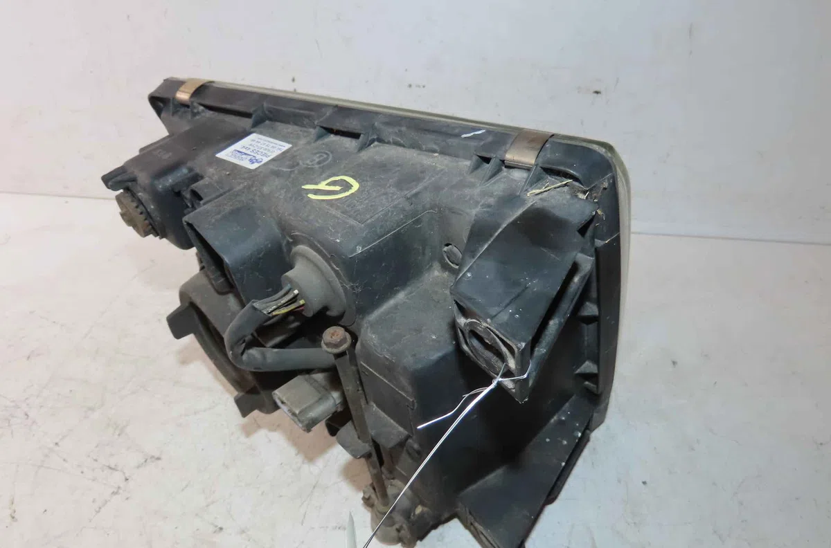 Phare gauche MITSUBISHI PAJERO II occasion