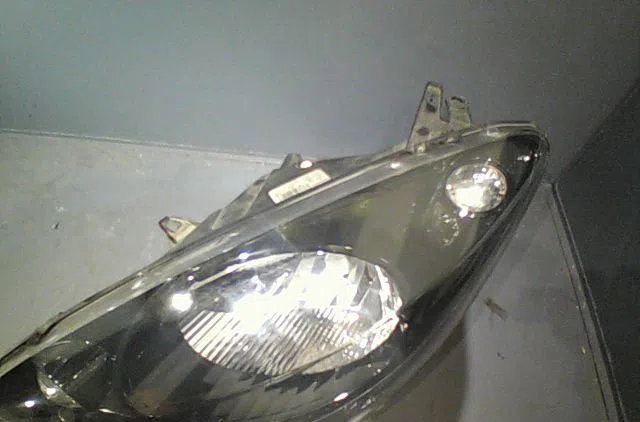 Phare gauche Peugeot 1007 (KM_) 1.6 16v (2005) occasion