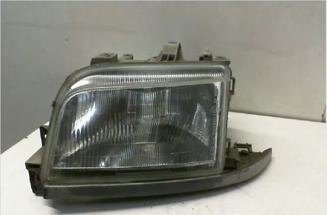 Phare gauche RENAULT CLIO I  1.9 D 65ch occasion