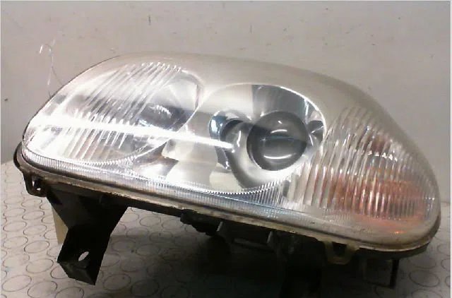 Phare gauche Renault CLIO II (BB_, CB_) 1.2 (bb0a, bb0f, bb10, bb1k, bb28, bb2d, bb2h, cb0a,... (1998-2010) 5 portes occ