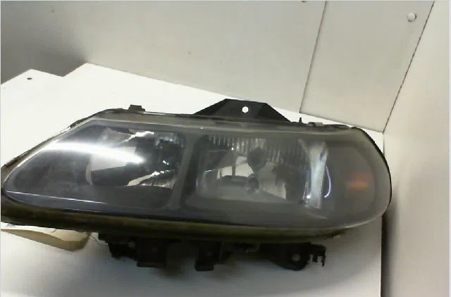 Phare gauche RENAULT LAGUNA I  1.6 16v occasion