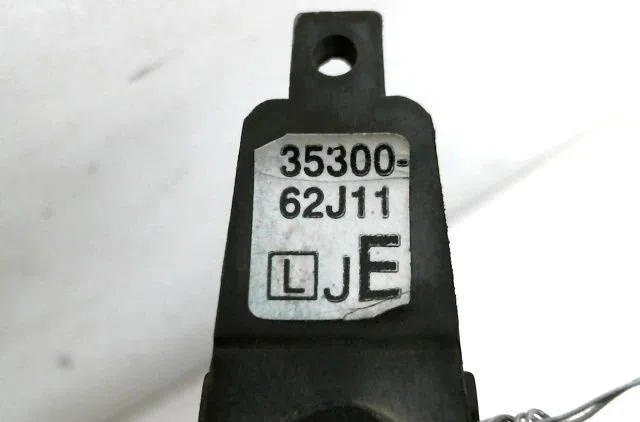 Phare gauche Suzuki SWIFT III (MZ, EZ) 1.3 (rs 413) (2005) occasion