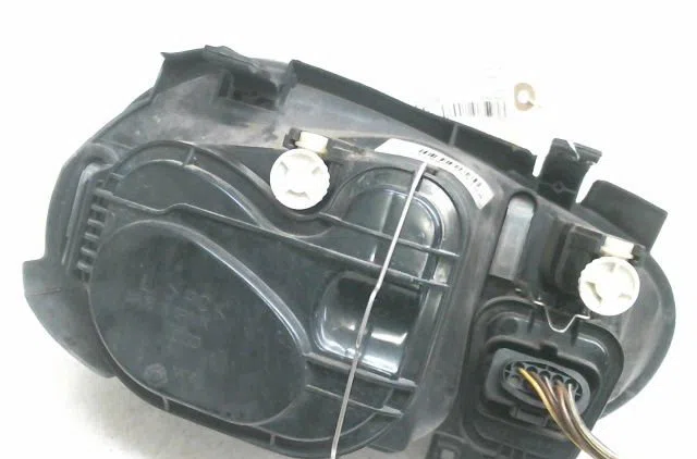 Phare gauche Volkswagen GOLF IV (1J1) 1.6 16v (2000-2005) occasion