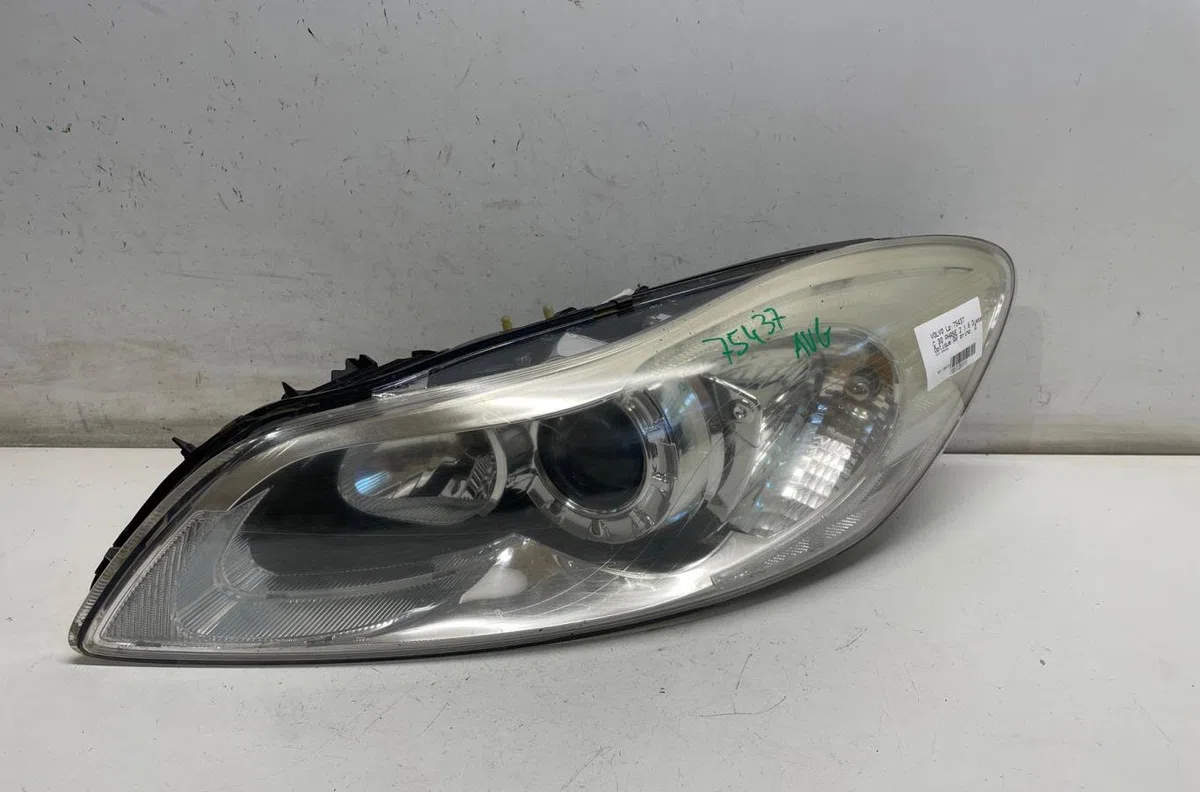 Phare gauche Volvo C30 (533) 1.6 d (2006-2012) occasion