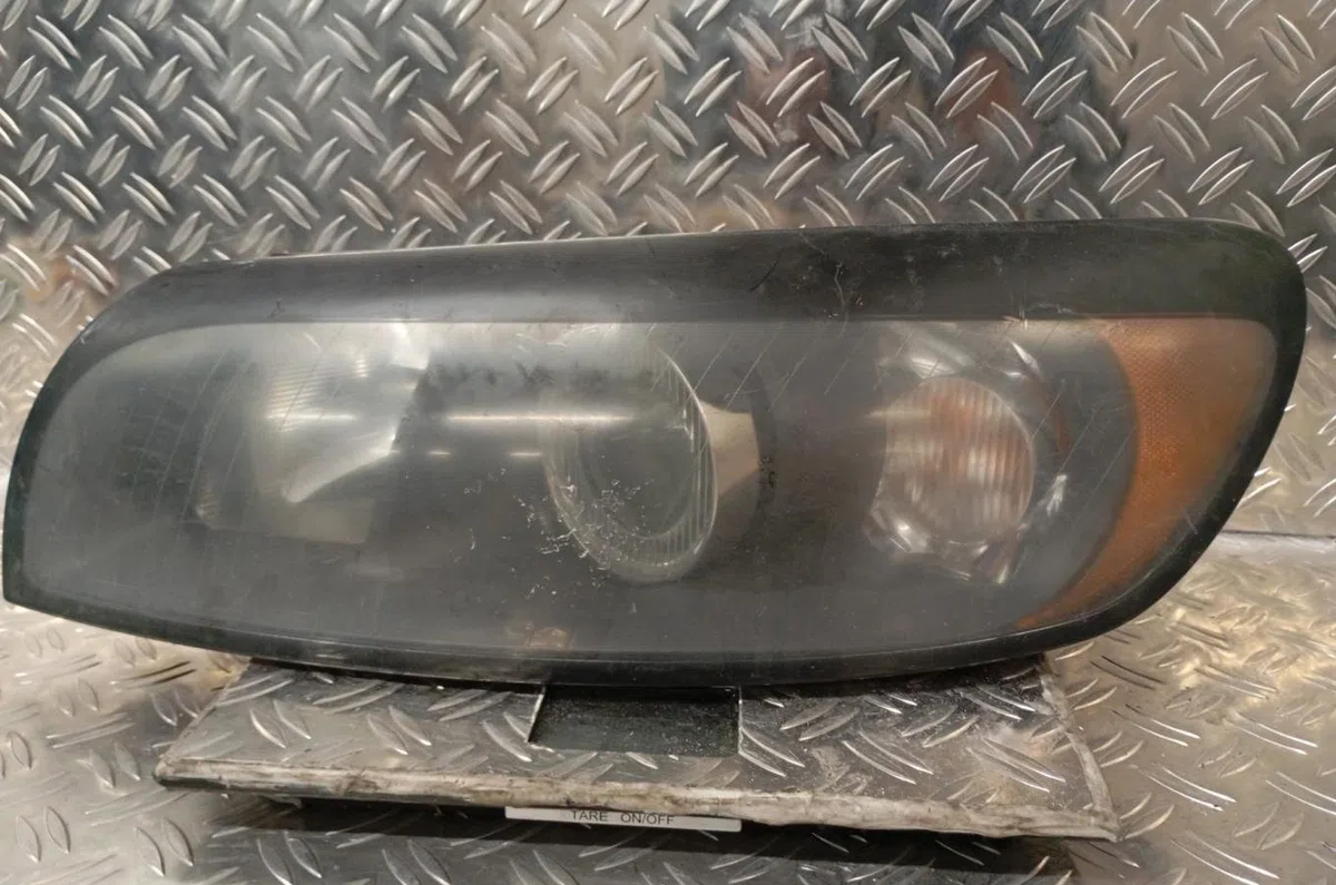 Phare gauche Volvo C30 (533) 2.0 d (2006-2012) occasion