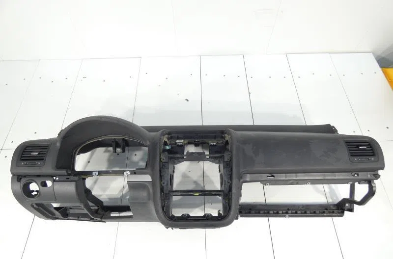 Planche de bord VOLKSWAGEN GOLF 5 occasion
