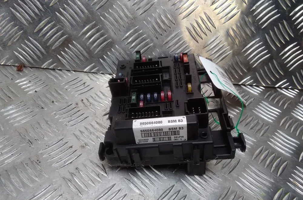 Platine fusible av PEUGEOT 206 2003 occasion