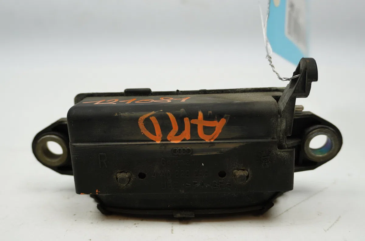 Poignee ext porte ard Audi A4 B5 (8D2) 1.9 tdi (1995-2000) occasion