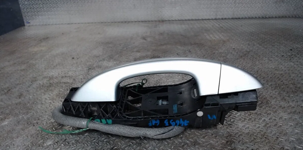 Poignee ext porte ard VOLKSWAGEN GOLF 6  GOLF 6 occasion
