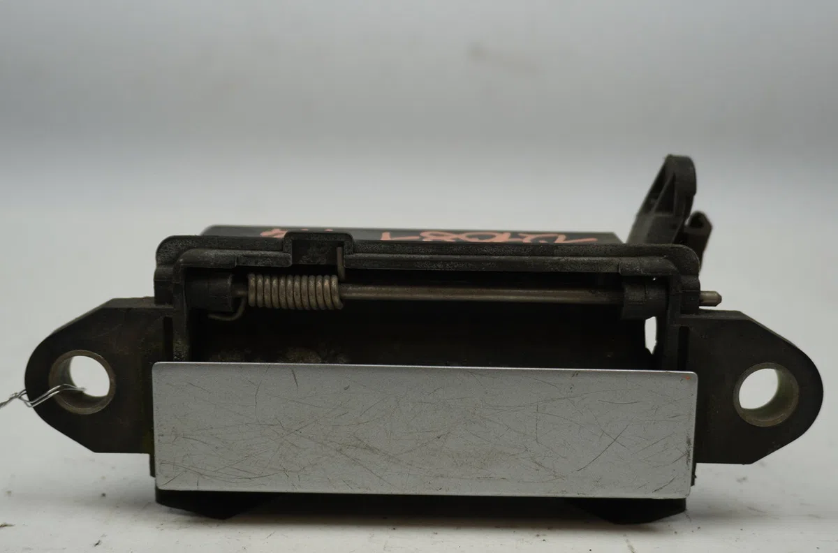Poignee ext porte arg Audi A4 B5 (8D2) 1.9 tdi (1995-2000) occasion