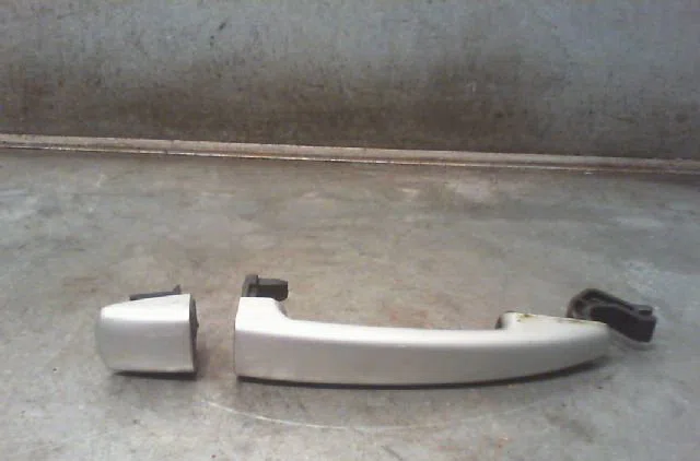 Poignee ext porte arg PEUGEOT 207 Phase 1 04-2006--06-2013 occasion