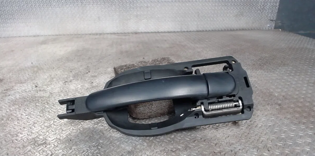Poignee ext porte avd Audi A2 (8Z0) 1.4 (2000-2005) 5 portes occasion