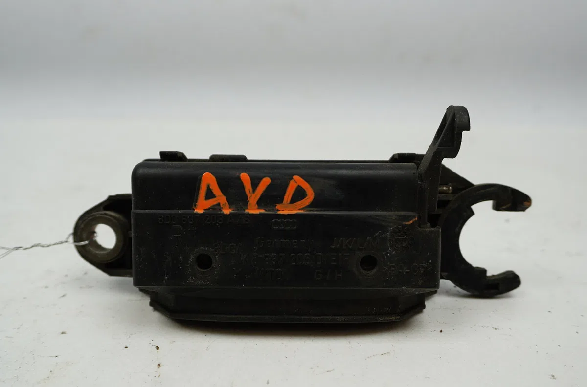 Poignee ext porte avd Audi A4 B5 (8D2) 1.9 tdi (1995-2000) occasion