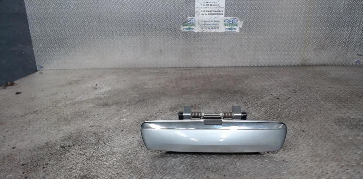 Poignee ext porte avd Audi A8 D3 (4E2, 4E8) 4.2 tdi quattro (2005-2005) occasion