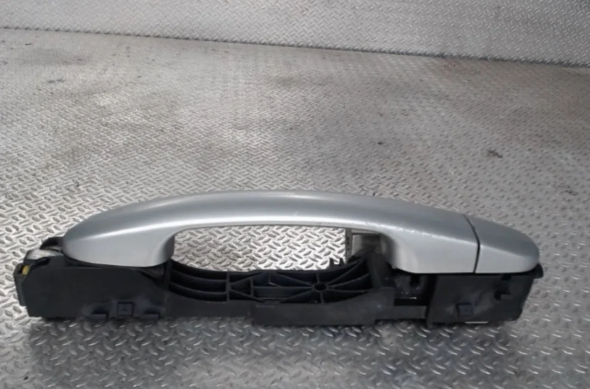 Poignee ext porte avd FORD KA 2  KA 2 PHASE 2 occasion