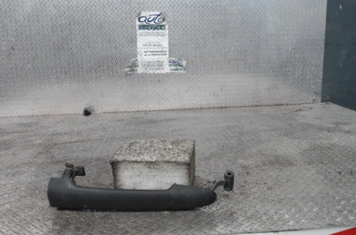 Poignee ext porte avd MERCEDES SPRINTER 2  SPRINTER 2 PHASE 1 occasion