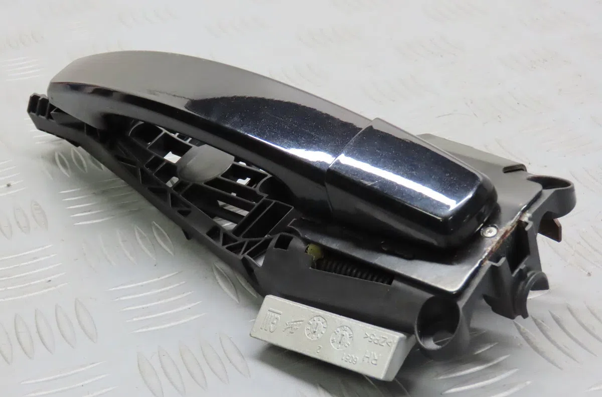 Poignee ext porte avd Opel ASTRA J (P10) 2.0 cdti (68) (2009-2015) occasion