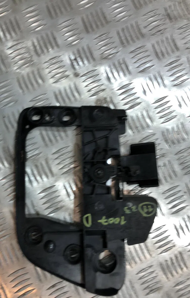 Poignee ext porte avd PEUGEOT 1007 occasion