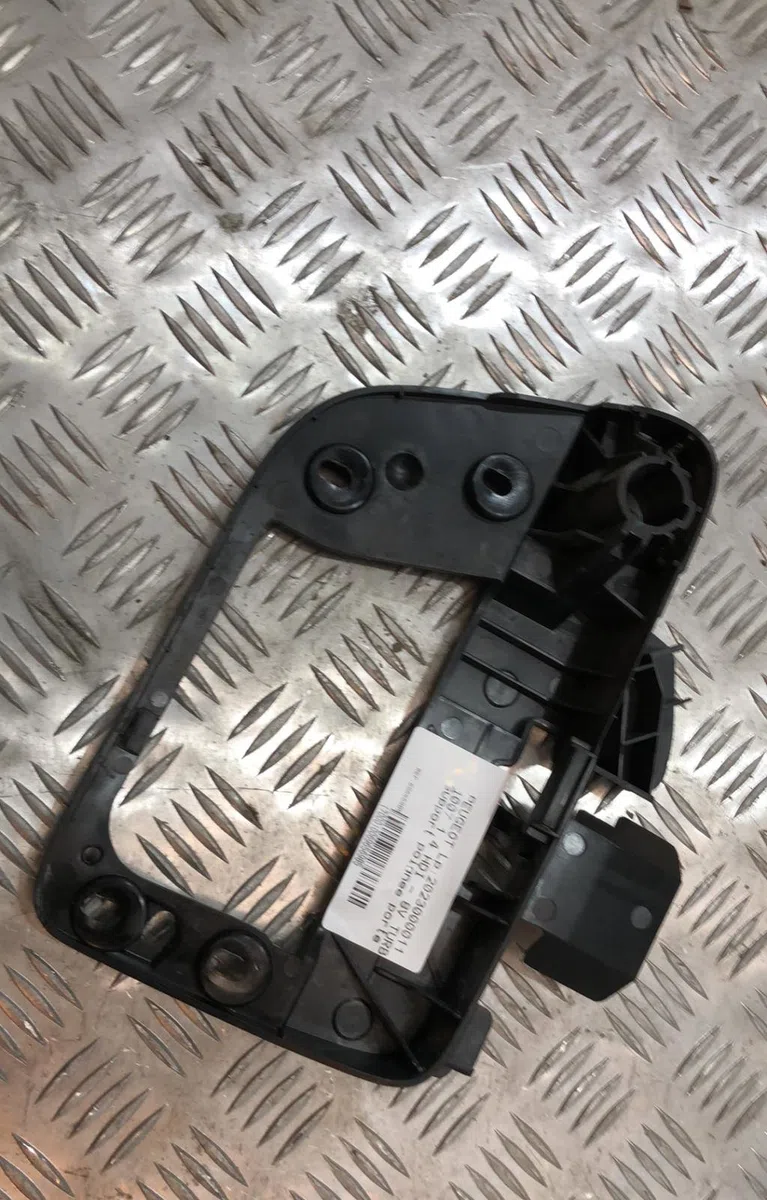 Poignee ext porte avd PEUGEOT 1007 occasion