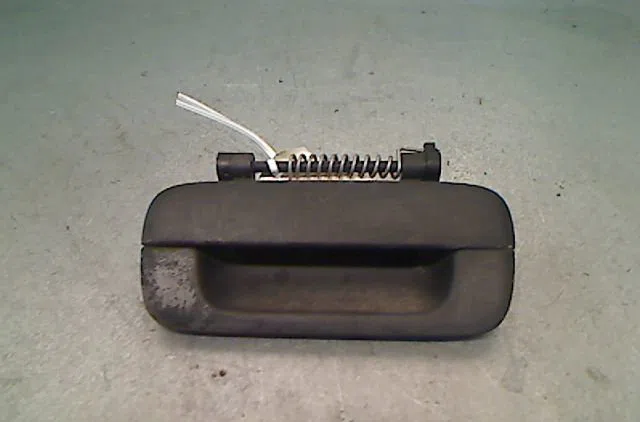 Poignee ext porte avd Peugeot 406 (8B) 1.8 16v (1995-2000) occasion