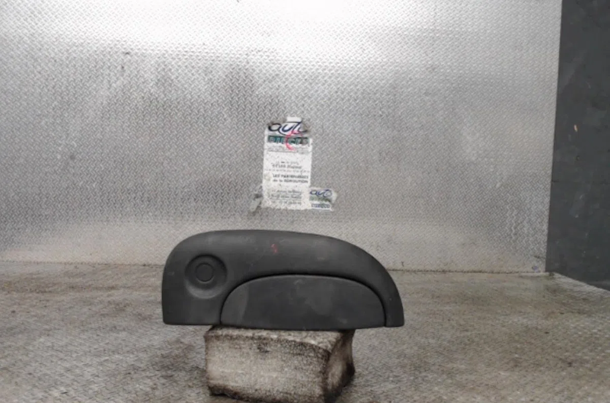 Poignee ext porte avd RENAULT KANGOO 1  KANGOO 1 PHASE 2 occasion