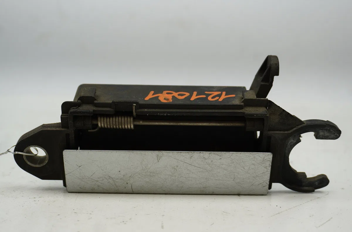 Poignee ext porte avg Audi A4 B5 (8D2) 1.9 tdi (1995-2000) occasion